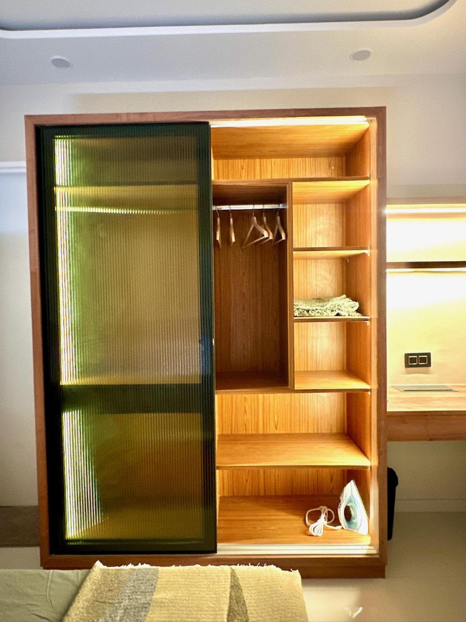 Peacock Palace 2Bhk Modern Ac Flat In Baner פונה מראה חיצוני תמונה